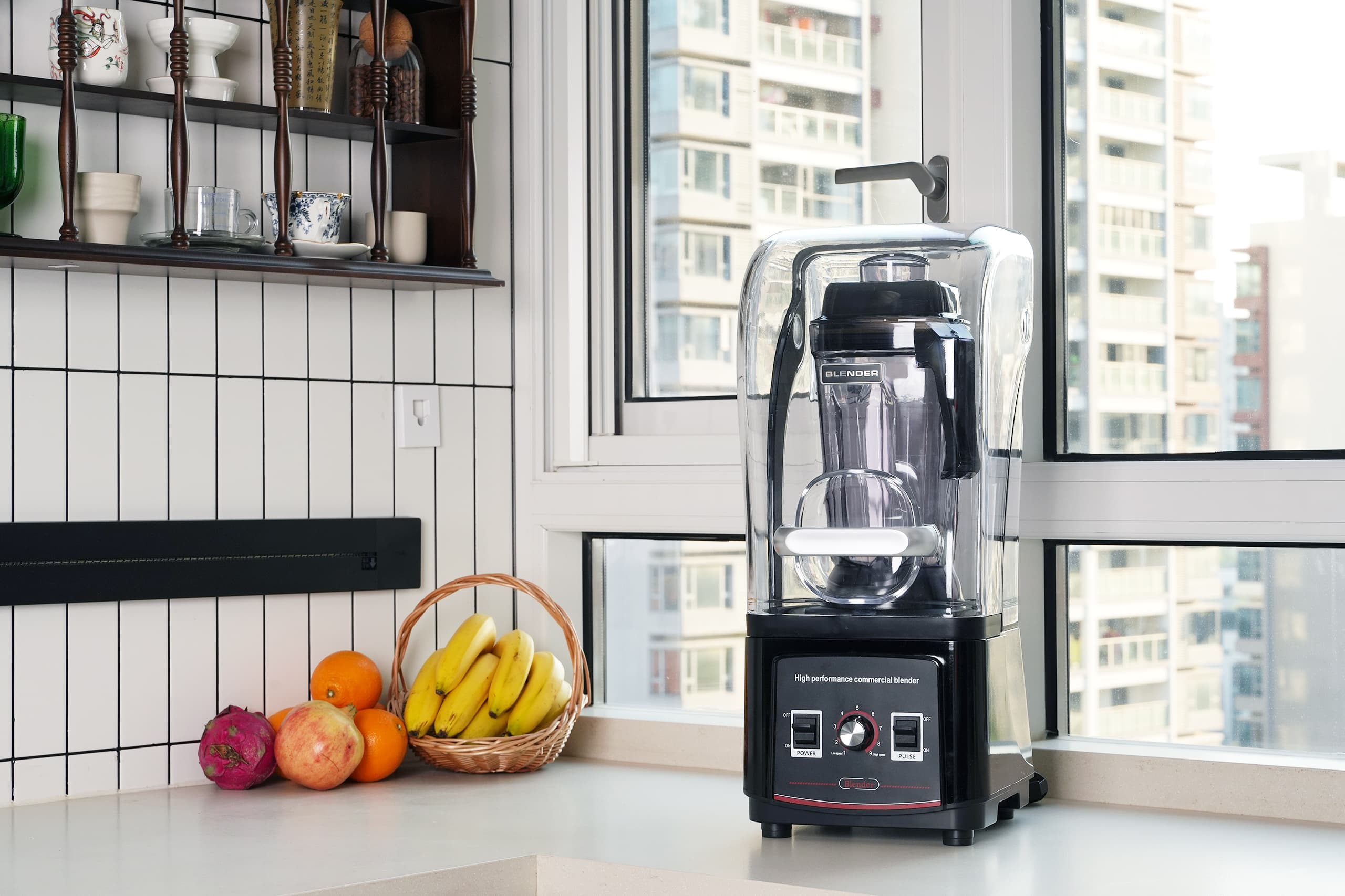 WT-G825 commercial blender with a 2.5L capacity for versatile blending tasks.