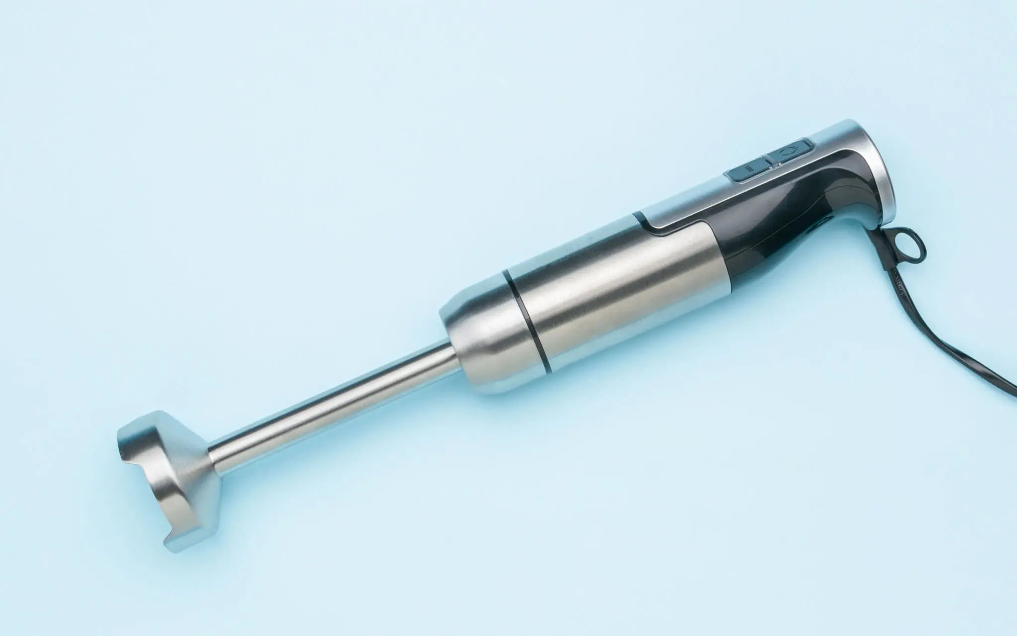 Discover top-rated immersion blenders for commercial use, expertly tested and reviewed to elevate your kitchen efficiency.